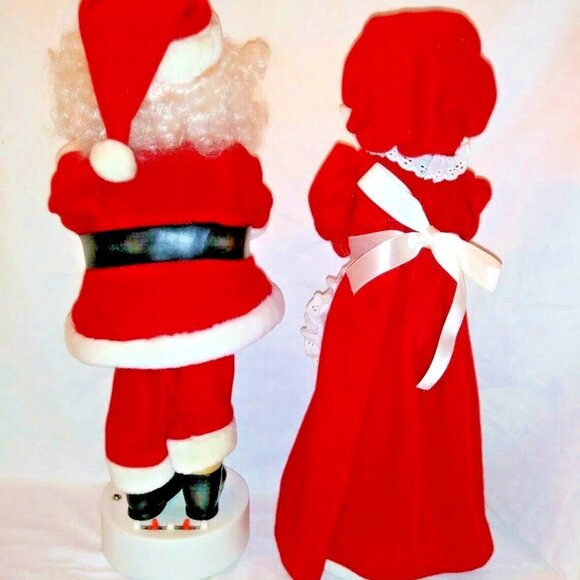 Santa & Mrs. Clause Musical Figures battery operated 12 Christmas Tunes17" - Picture 2 of 5